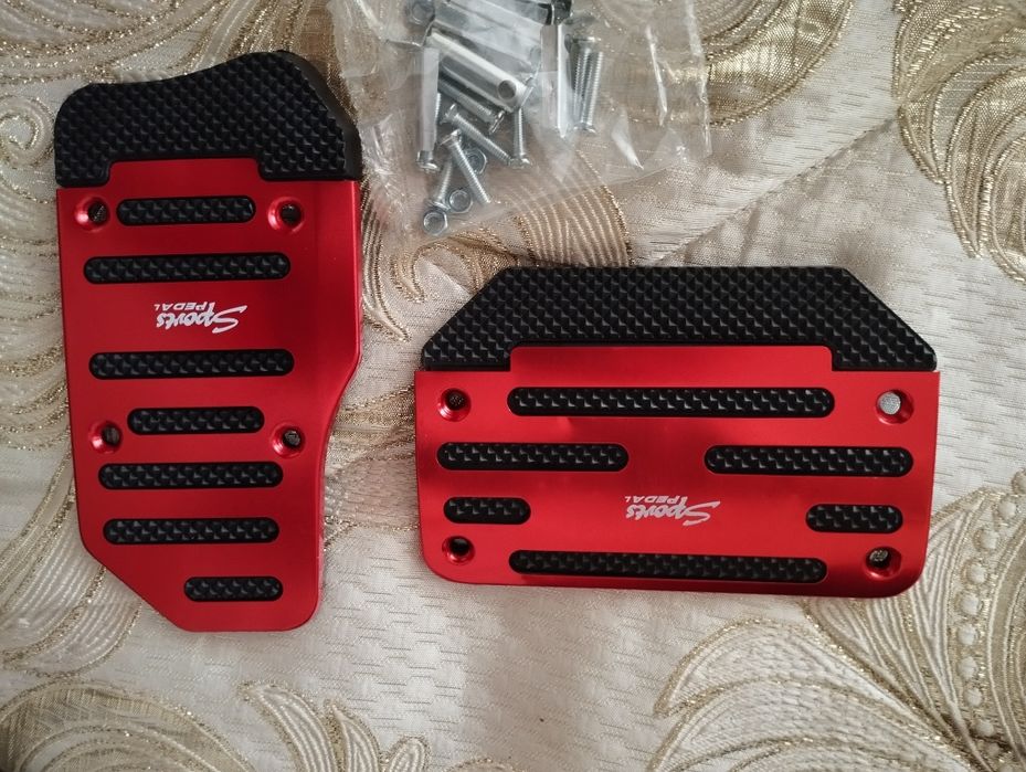 Накладка на педаль автомобиля