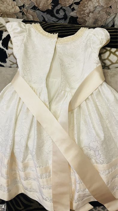 Продам праздничное платье