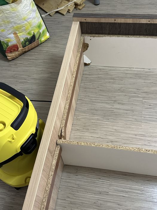 Pat dormitor cu noptiere incorporate