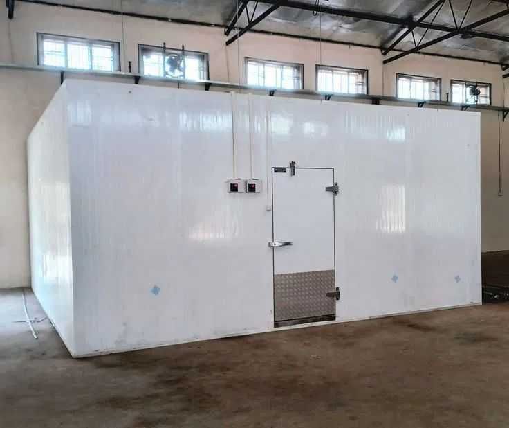 Холодильник с морозильной камерой- отличная работа