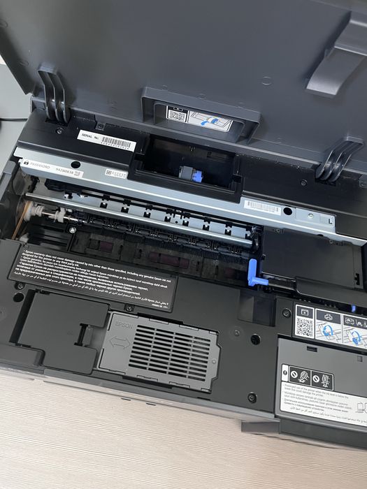 Принтер L8050 цветной