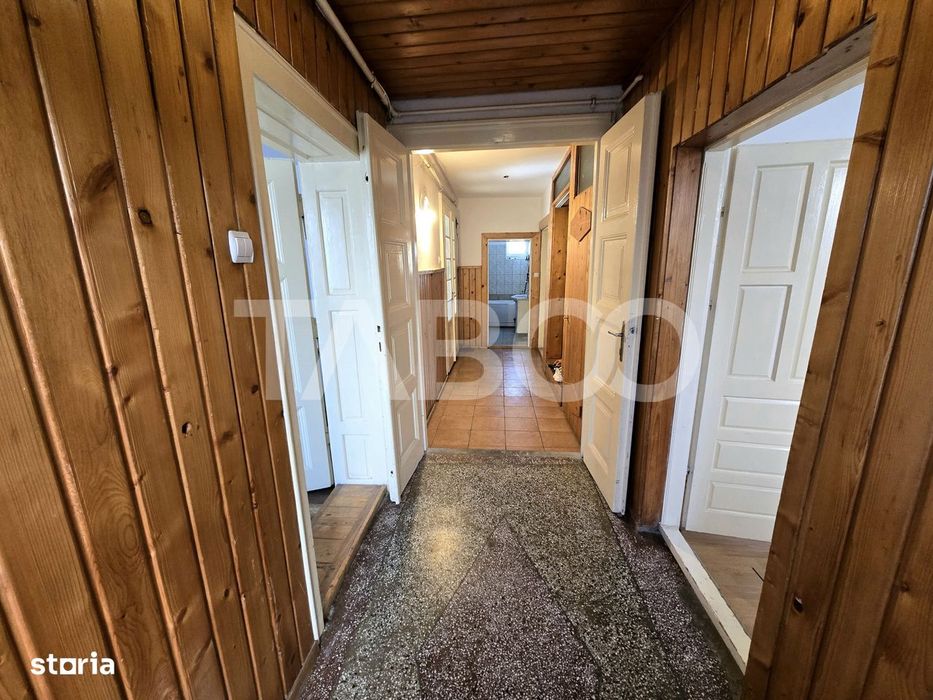 Apartament decomandat 93 utili curte proprie pivnita Sub Arini Sibiu