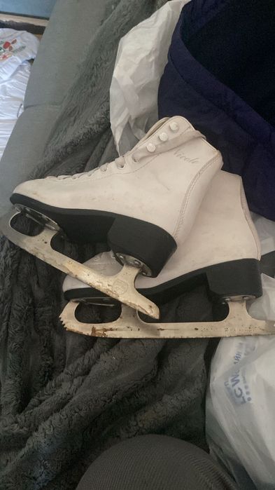 Продам детские коньки