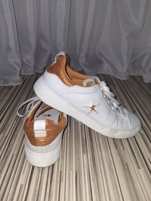 Sneakers/adidași piele Tamaris mărime 38.