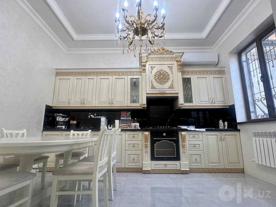 Продам новый Евродом Кибрай улИфор Бти махалля 2этажа 3соток 5комнат