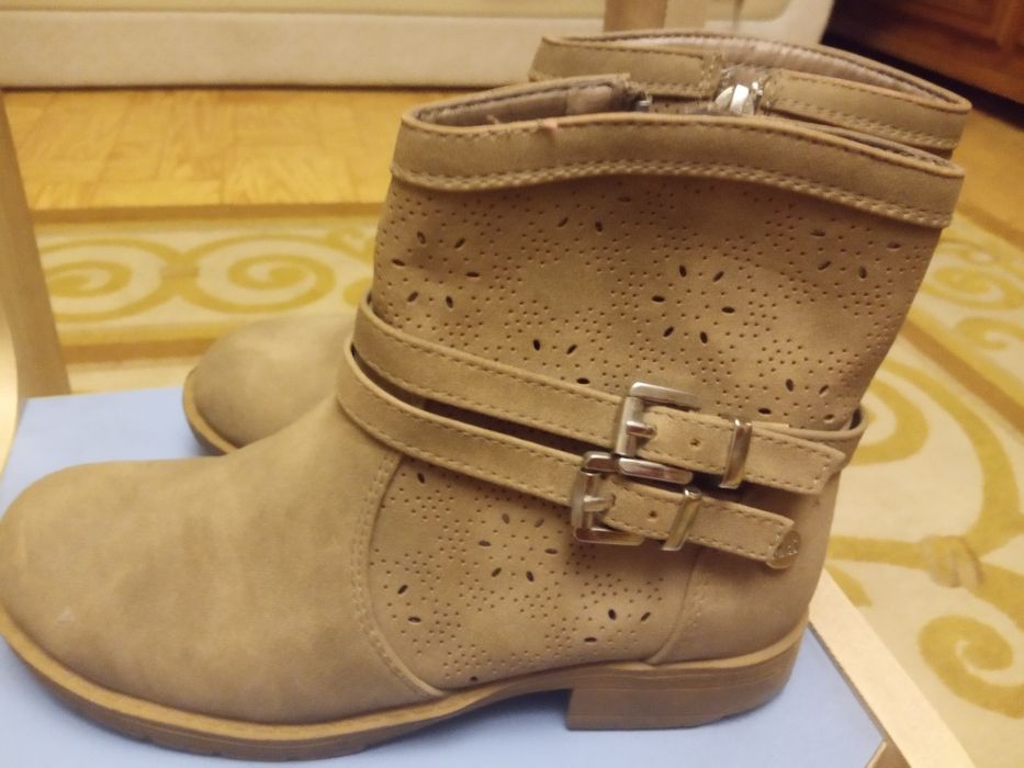 Сапожки для девочки демисезонные