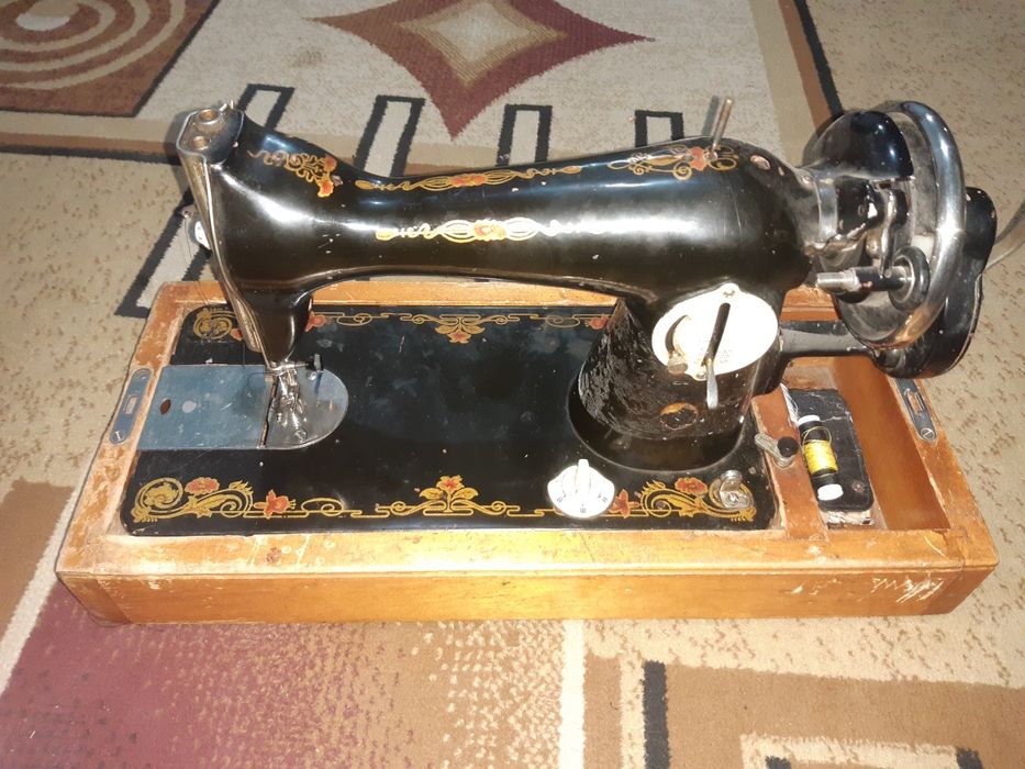 Qo‘l tiku mashinasi.