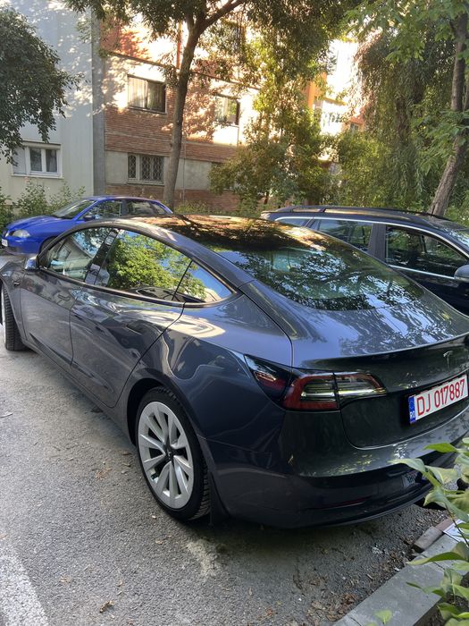 TESLA Model 3 2020 — imagine 3