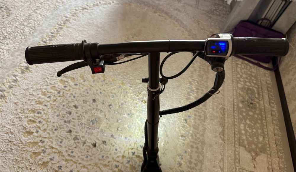 Продам электросамокат