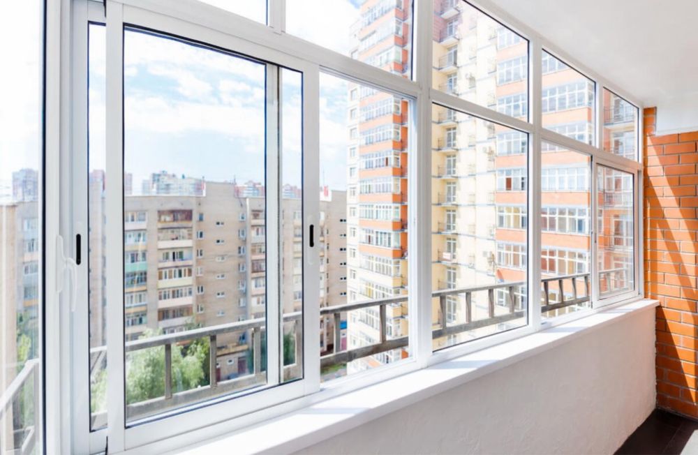 Пластиковые двери окна перегородки