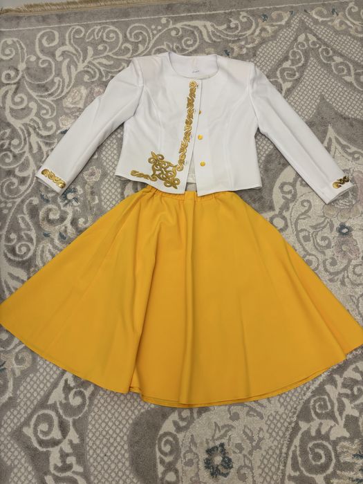 Подростковая нарядная одежда (комплектом)