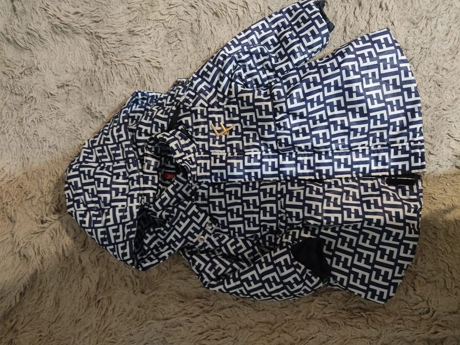 Продам для девочек 1000