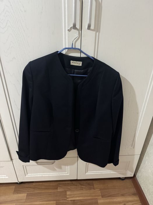 Продам костюм с брюками