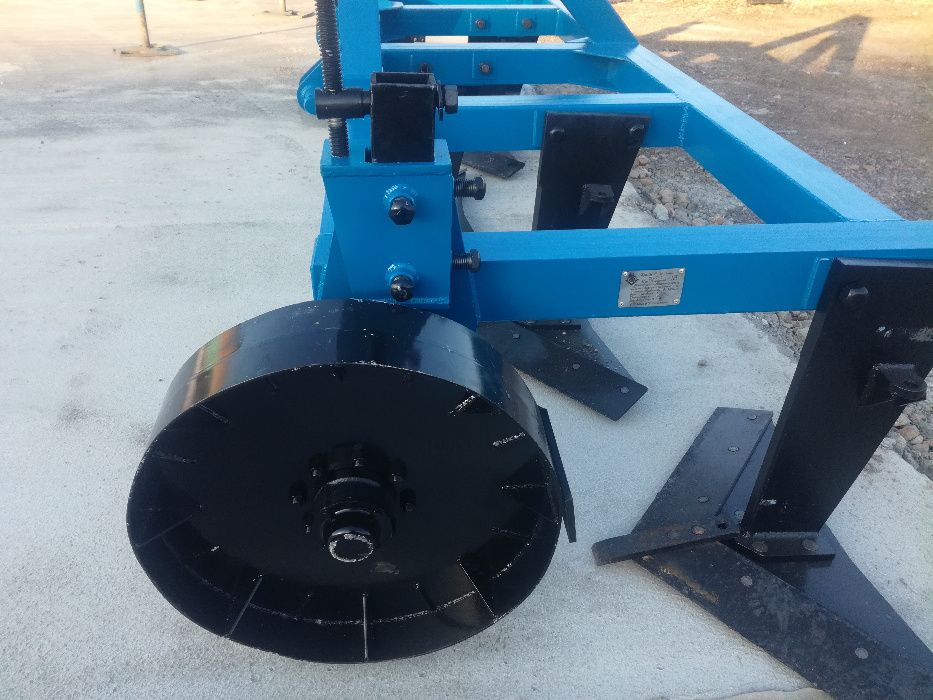 Плоскорез-глубокорыхлитель ПГ-5. ПГ-3. ПГ-7