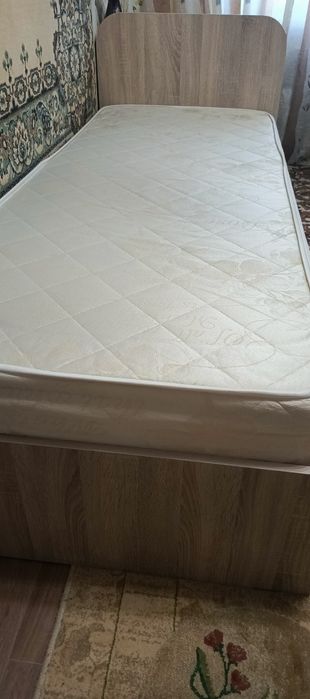 Продам кровать б/у  с матрасом "Аскона"
