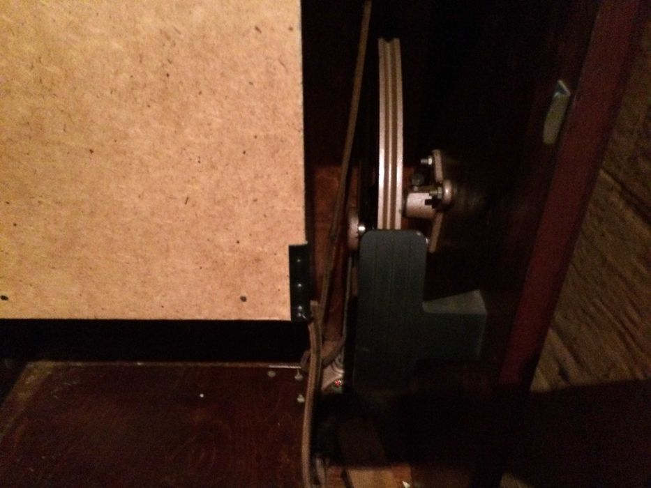 Руска крачна шевна машина "UNIION" 2М, шкаф