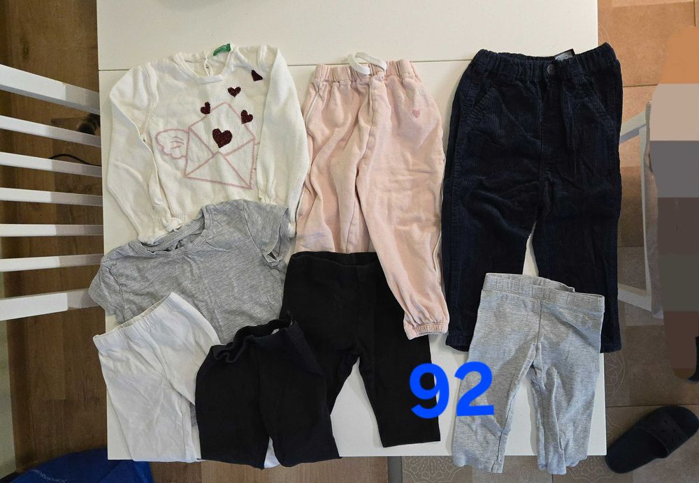 Хубави, евтини и запазени бебешки и детски дрехи