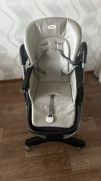 Продам стульчик для кормления.