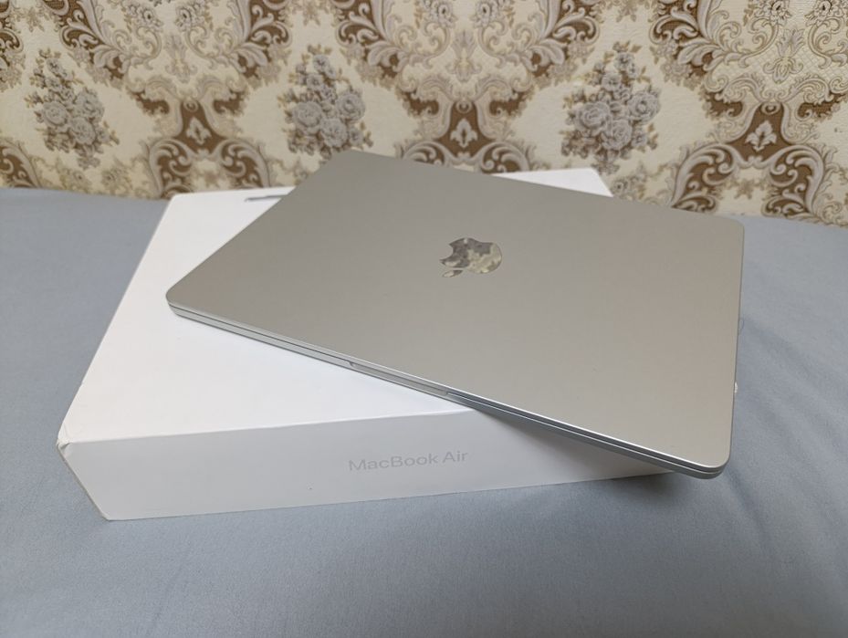 MacBook Air M2 sotiladi