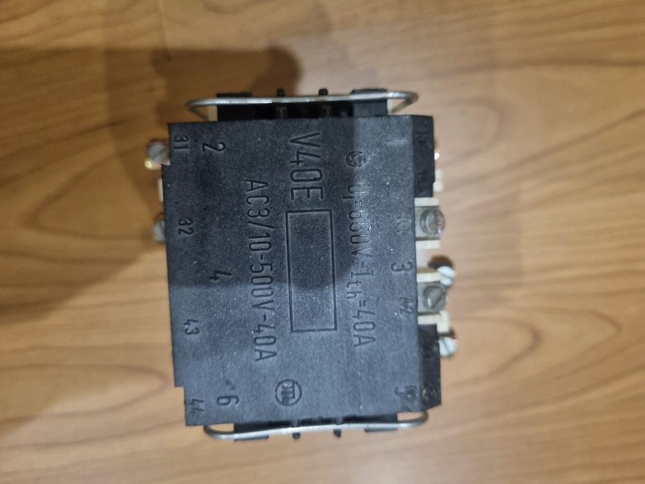 Контактори чешки V40 E и V100E