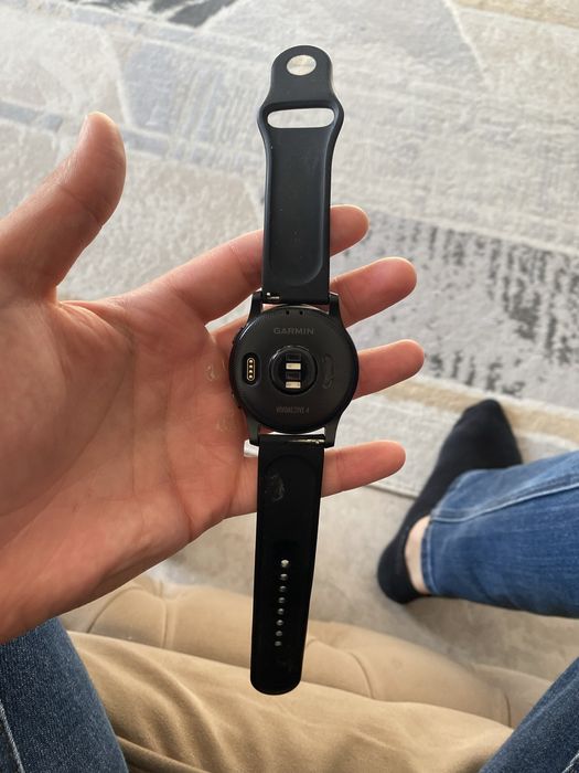часы Garmin vivoactive 4