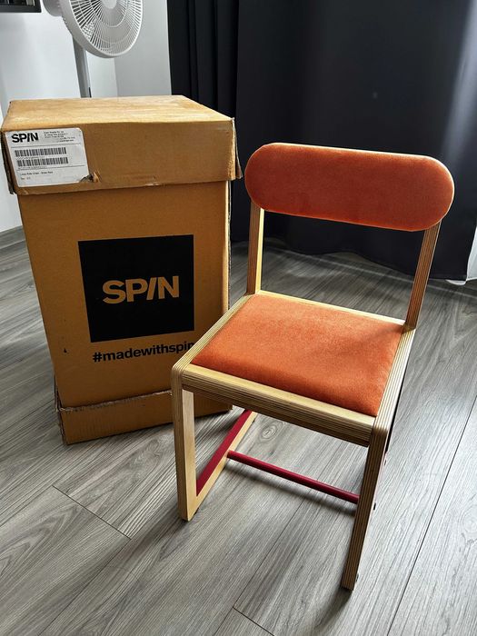 Scaun lemn tapitat copii SPIN Loop 4 ani+, rosu/orange, nou in cutie