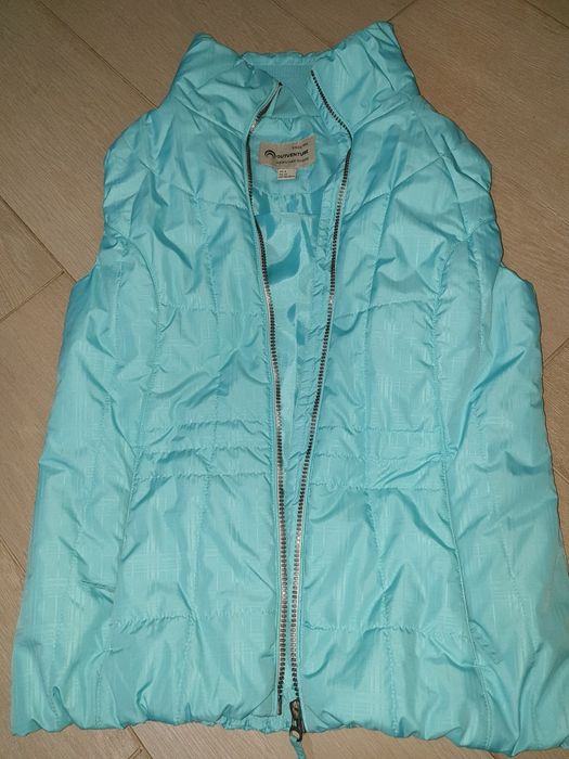 Продам женские куртки