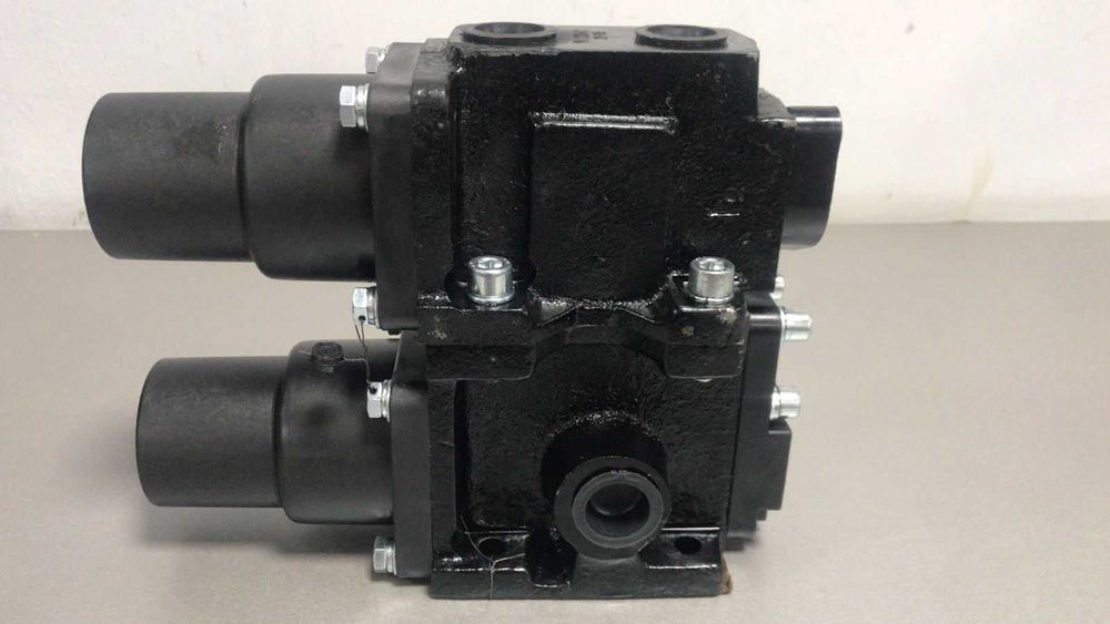 Блок гидрораспределителей  в сборе Камаз 6520