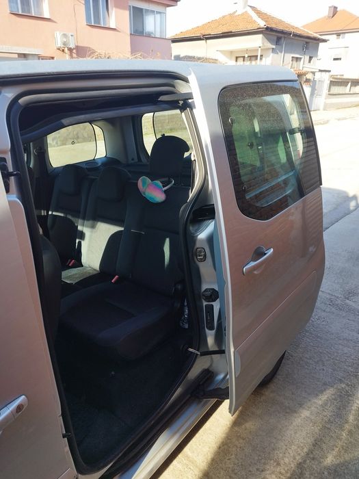 Продавам Пежо Партнер