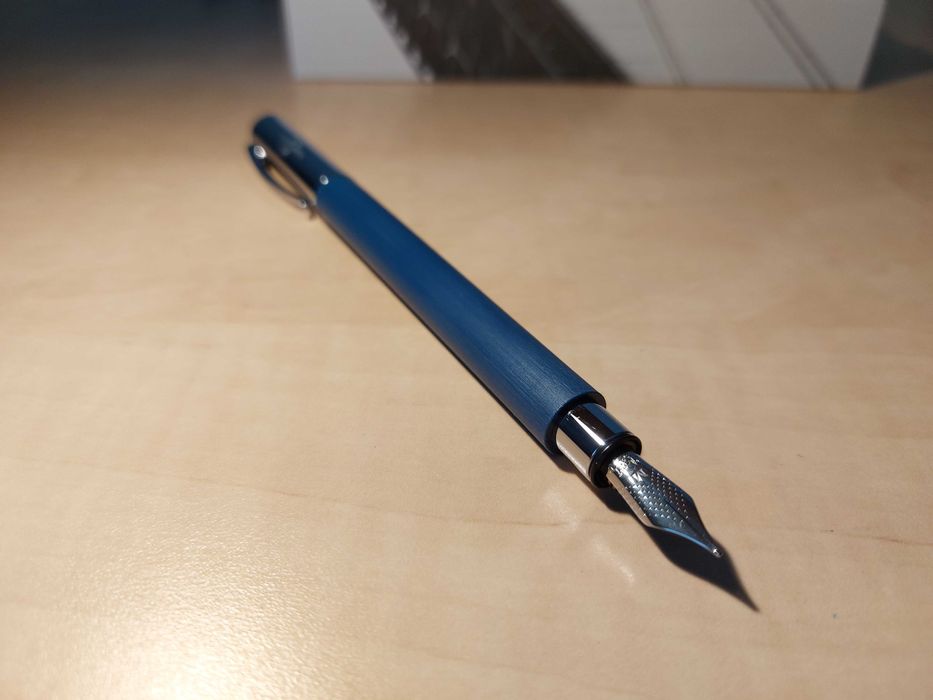 Stilou Faber-Castell Ambition Precious Resin Blue, penita M.