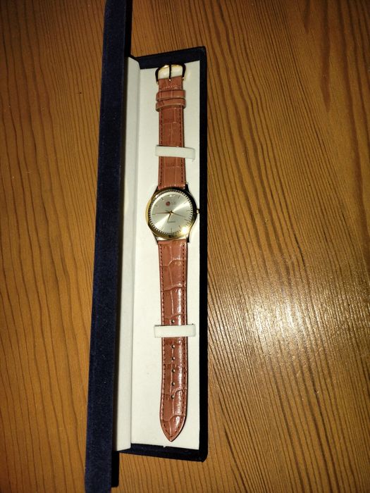 Часы наручные фирменные