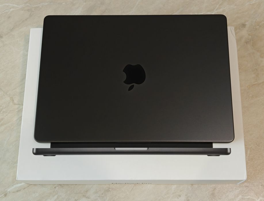 MacBook Pro 14 M5PRO 24/1TB Nano Display 7 циклов