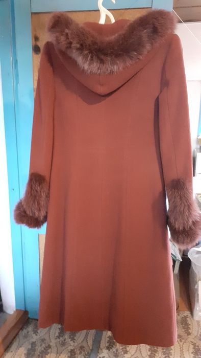 Продам пальто женское