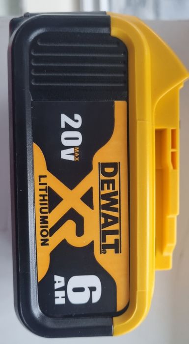 Baterii Dewalt de vânzare noi!