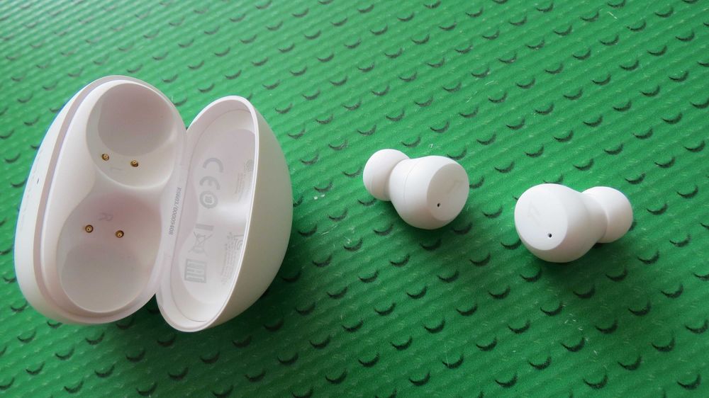 1MORE ComfoBuds Mini Bluetooth 5.2 QuietMax Hybrid ANC Earbuds