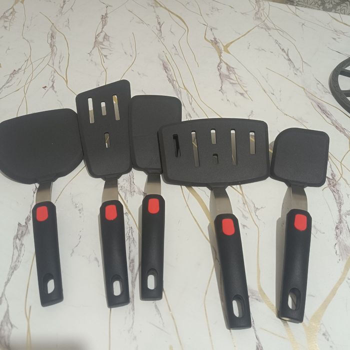 Набор силиконовых лопаток.