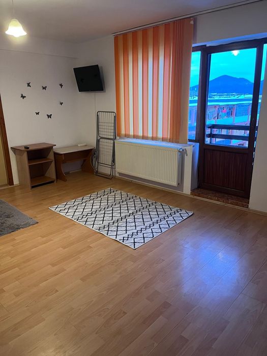 Inchiriez garsoniera