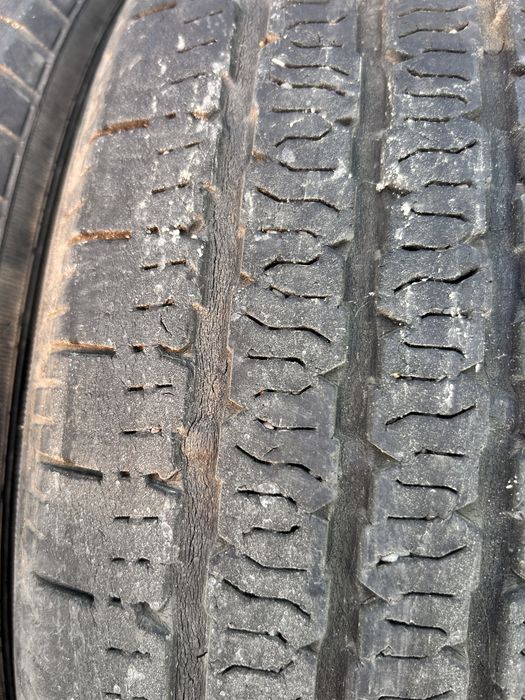 Продам 2 баллона KUMHO RADIAL 798 plus