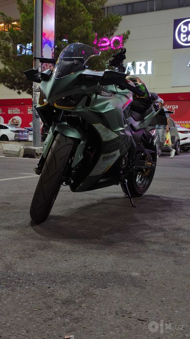 Ducati мотоцикл 400 cc