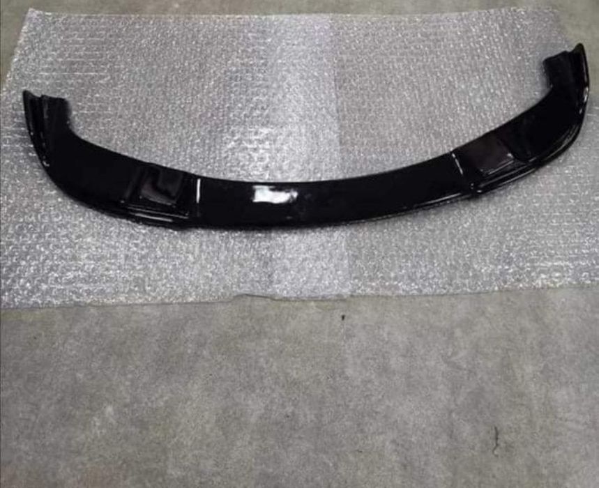 Spoiler fusta lip prelungire bara fata BMW E60 M5 – Negru Lucios
