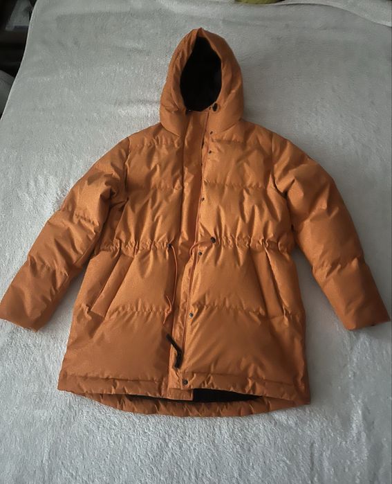 Geaca de puf Peak Performance noua