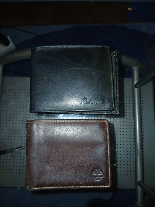 Portofele pentru bani și carduri