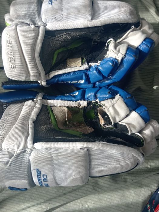 Хоккейные краги.