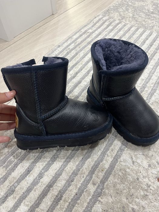 Продам обувь детскую