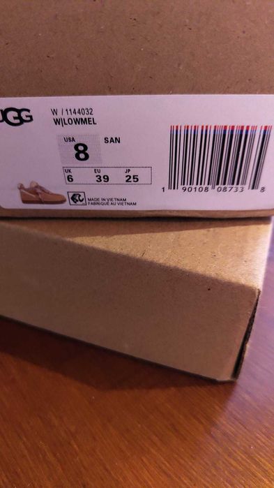 UGG Lowmel culoare Sand
