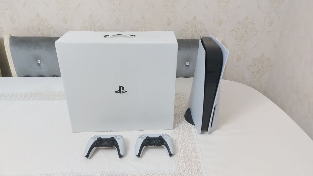 Продам PS5+2дж+подписка