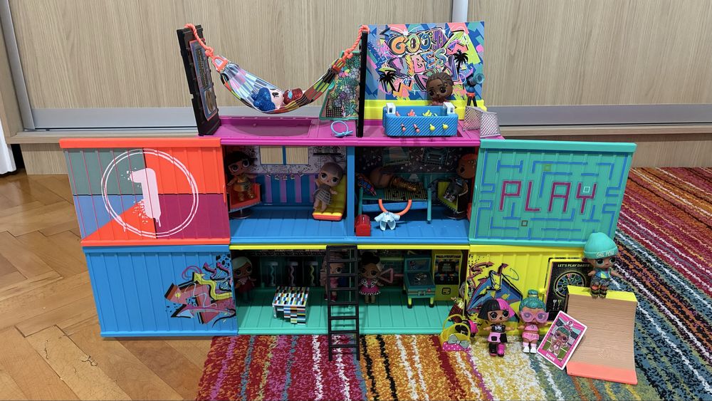 Vand casa de papusi L.O.L. Surprise! Clubhouse Remix