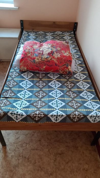 Продам бу кроваты мотрасы