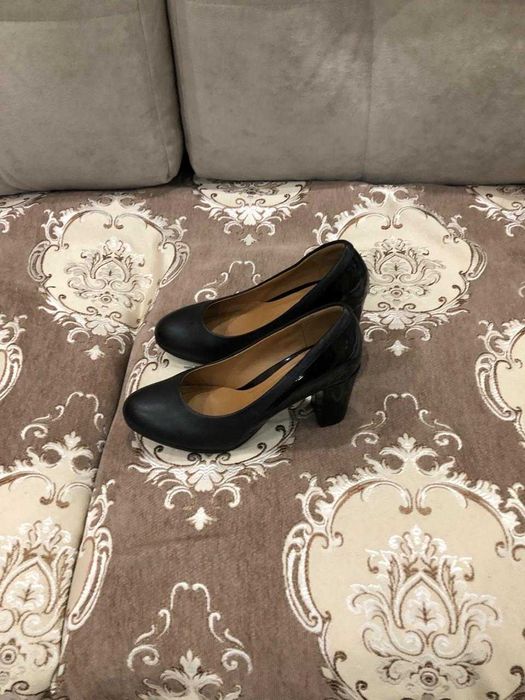 Продам туфли женские