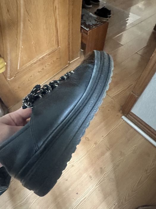 Кожаная школьная кроссовка и туфли